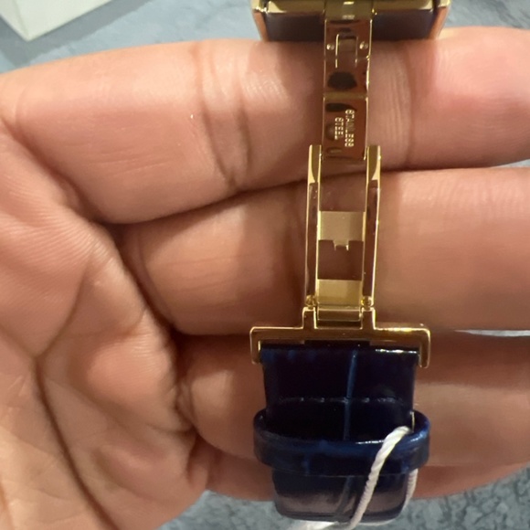 Versace Watch VE3F00122 For Women main image 5